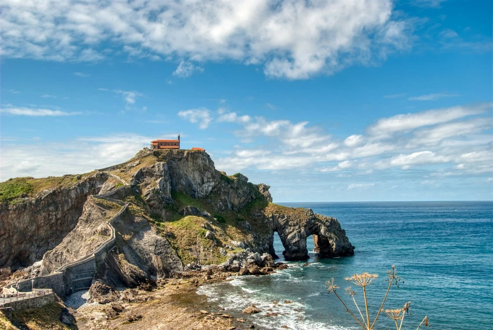 From Gernika to San Juan de Gaztelugatxe with a Boat Trip