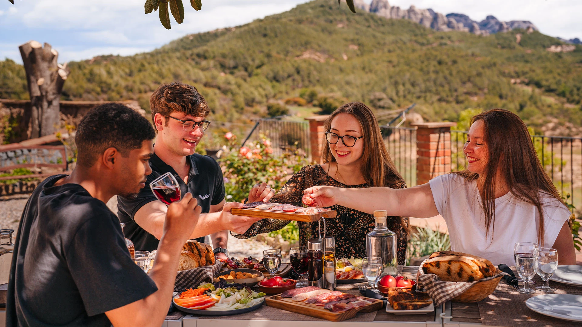 Montserrat & Lunch at Farmhouse