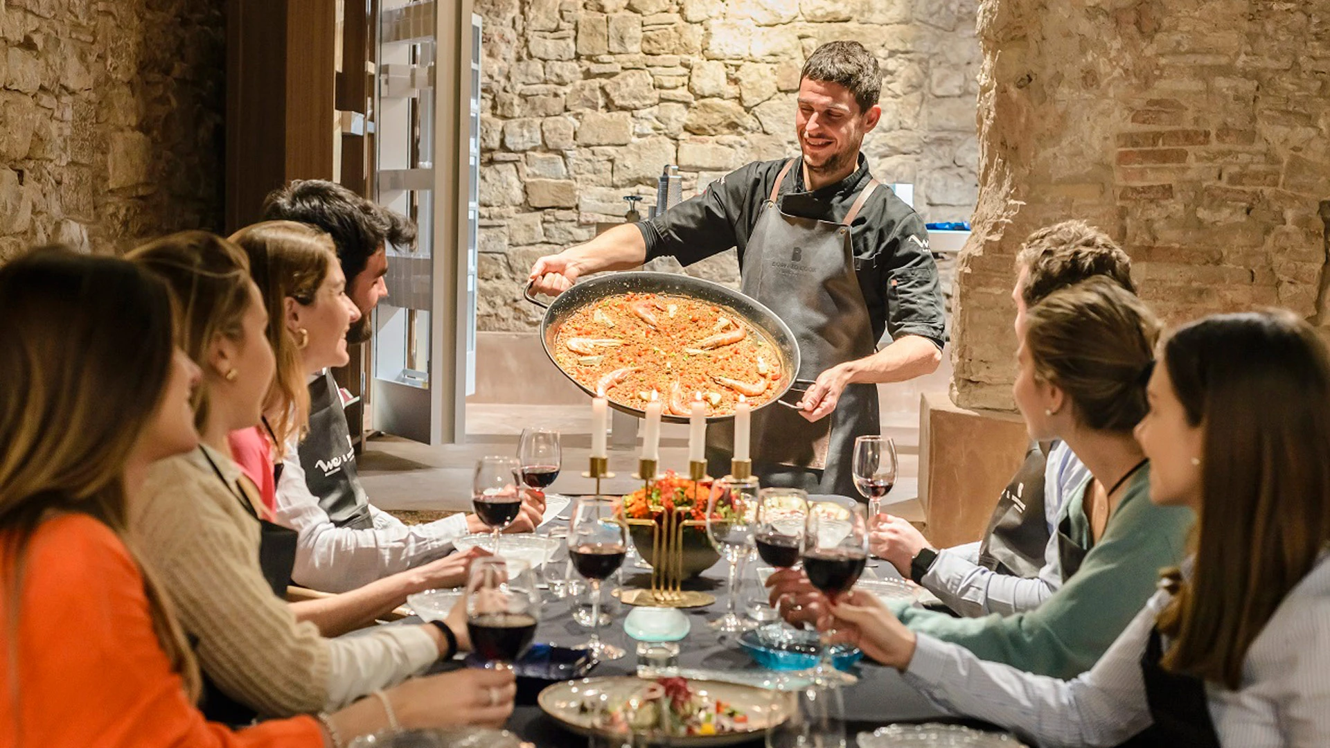 Private Barcelona Cook & Friends: Show Cooking + Vanguardist Tapas Dinner + Mixology Cocktail