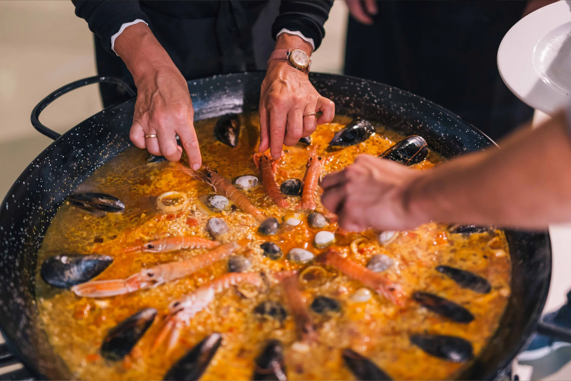 Private Barcelona Old Town Markets, Vermouth & Paella Cooking Class